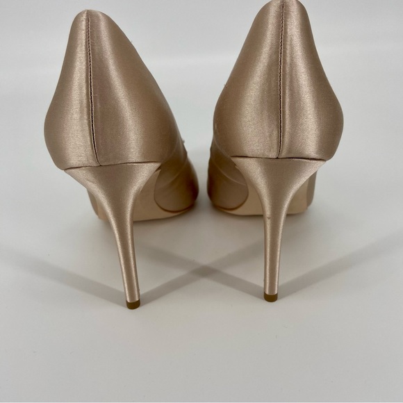 Badgley Mischka Cher Pumps in Nude Size 8 - Picture 8 of 14